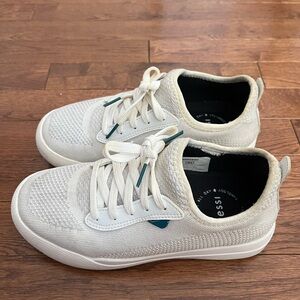 White womens Vessi Weekend sneakers size 5